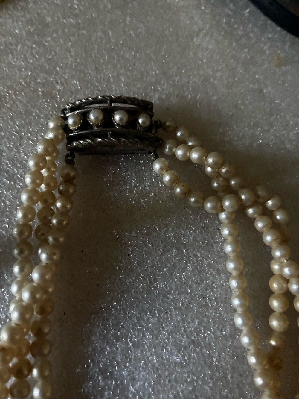 Classic Multi-Strand Ivory Pearl Necklace Sarah cov - Picture 2 of 5
